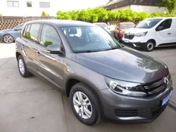 Grau Gebraucht 2015 VW Tiguan Trendline SUV | 10.500 € (Fairer Preis)