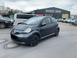 Grau Gebraucht 2005 Toyota Aygo City Kleinwagen | 1.900 € (Fairer Preis)