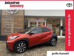 Chili red perleffekt/ night sky black Gebraucht 2025 Toyota Aygo X Basis SUV | 17.280 € (Fairer Preis)
