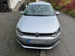 Silber Gebraucht 2015 VW Polo LOUNGE Kleinwagen | 10.600 € (Etwas zu teuer)