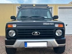 Schwarz Gebraucht 2016 Lada Urban SUV | 15.300 €