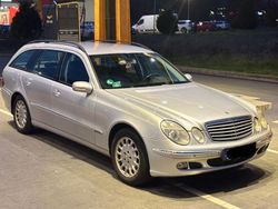Silber Gebraucht 2006 Mercedes E280 Kombi | 3.900 €