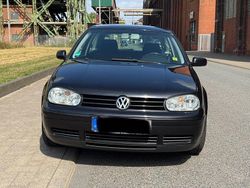 Schwarz Gebraucht 2003 VW Golf IV Basis Limousine | 2.150 € (Etwas zu teuer)
