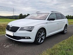 Weiß Gebraucht 2018 Skoda Superb SportLine Kombi | 21.100 € (Fairer Preis)