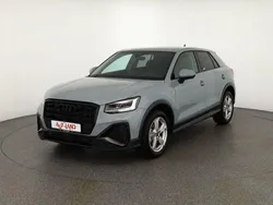 Grau Gebraucht 2023 Audi Q2 Comfort SUV | 25.490 €