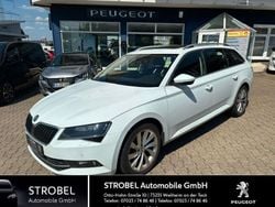 Weiß Gebraucht 2016 Skoda Superb Style Kombi | 13.490 € (Guter Preis)