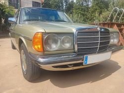 Grün Gebraucht 1981 Mercedes 300 Limousine | 12.500 €