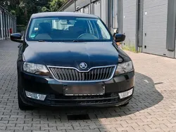 Schwarz Gebraucht 2015 Skoda Rapid Kombi | 4.500 €