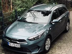 Grün Gebraucht 2022 Kia Ceed Sportswagon Edition 7 Kombi | 17.000 € (Guter Preis)