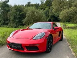 Rot Gebraucht 2017 Porsche 718 Cayman Coupé | 49.990 €