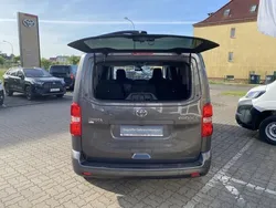 Grau Gebraucht 2024 Toyota Proace Van | 44.549 € (Fairer Preis)