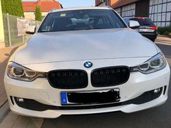 Schwarz Gebraucht 2015 BMW 320 Sport Line Kombi | 11.900 € (Fairer Preis)