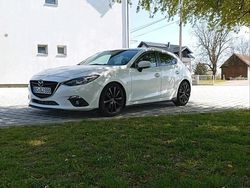 Weiß Gebraucht 2015 Mazda 3 Black Limited Kleinwagen | 8.000 € (Fairer Preis)