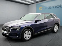Blau Gebraucht 2020 Audi e-tron SUV | 30.849 € (Fairer Preis)