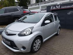 Silber Gebraucht 2013 Toyota Aygo Cool Kleinwagen | 3.680 € (Fairer Preis)
