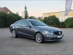 Grau Gebraucht 2010 Mercedes E500 Avantgarde Coupé | 14.999 € (Fairer Preis)