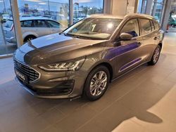 Grau Gebraucht 2023 Ford Focus Titanium Kombi | 22.490 € (Fairer Preis)
