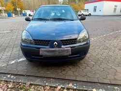 Blau Gebraucht 2004 Renault Clio II Kleinwagen | 1.000 € (Guter Preis)