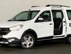 Weiss / gletscherweiss / uni Gebraucht 2020 Dacia Dokker Stepway Van | 18.450 € (Etwas zu teuer)