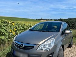 Grau Gebraucht 2011 Opel Corsa Kleinwagen | 2.500 € (Fairer Preis)