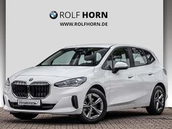 Weiß Gebraucht 2024 BMW 216 Active Tourer Van / Kleinbus | 26.460 € (Fairer Preis)