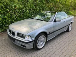 Silber Gebraucht 1996 BMW 318 Cabriolet Cabrio | 4.500 €