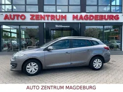 Grau Gebraucht 2014 Renault Mégane III Limousine | 7.950 € (Teuer)
