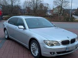 Grau Gebraucht 2008 BMW 730L Limousine | 3.300 €