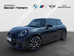 Grau Gebraucht 2024 Mini John Cooper Works Kleinwagen | 37.376 € (Fairer Preis)