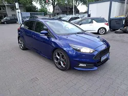 Blau Gebraucht 2015 Ford Focus Sport Limousine | 11.950 € (Fairer Preis)