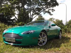 Grün Gebraucht 2011 Aston Martin V8 Vantage Coupé | 49.500 €