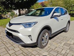 Weiß Gebraucht 2016 Toyota RAV4 Edition-S SUV | 16.750 € (Fairer Preis)