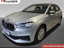 Silber Gebraucht 2023 Skoda Fabia Active Limousine | 16.440 € (Fairer Preis)