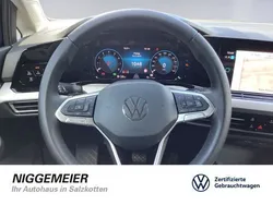 Atlantic blue metallic (metallic) Gebraucht 2024 VW Golf VIII Life Limousine | 28.790 € (Etwas zu teuer)