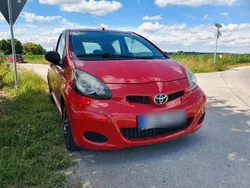Rot Gebraucht 2011 Toyota Aygo Kleinwagen | 1.800 € (Fairer Preis)