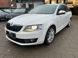 Bila candy/candyweiss Gebraucht 2014 Skoda Octavia Elegance Kombi | 8.985 € (Fairer Preis)