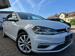 Weiß Gebraucht 2018 VW Golf VII Highline Limousine | 14.480 € (Fairer Preis)