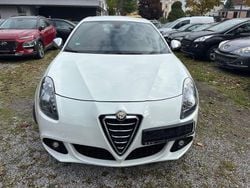 Weiß Gebraucht 2013 Alfa Romeo Giulietta Turismo Limousine | 5.500 € (Guter Preis)