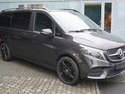 Grau Gebraucht 2022 Mercedes V300 Avantgarde Edition Van / Kleinbus | 56.999 € (Superpreis)