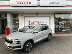 Grau Gebraucht 2023 Skoda Karoq Ambition SUV | 30.980 € (Fairer Preis)