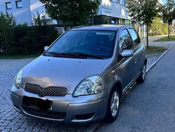 Beige Gebraucht 2003 Toyota Yaris Limousine | 2.200 € (Fairer Preis)