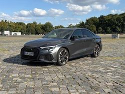 Grau Gebraucht 2022 Audi A3 S-Line Limousine | 29.399 € (Etwas zu teuer)