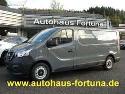 Grau Gebraucht 2021 Nissan Primastar Acenta Van / Kleinbus | 23.900 €