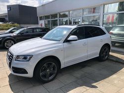 Grau Gebraucht 2016 Audi Q5 Design SUV | 20.500 € (Fairer Preis)
