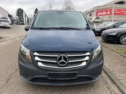 Blau Gebraucht 2016 Mercedes Vito Van / Kleinbus | 21.950 €