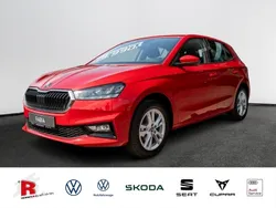 Rot Neu 2025 Skoda Fabia Essence Limousine | 18.990 € (Fairer Preis)