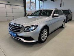 Silber Gebraucht 2016 Mercedes E200 Limousine | 21.990 € (Fairer Preis)