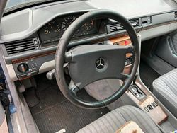 Blau Gebraucht 1990 Mercedes E260 Limousine | 5.600 €