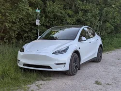 Weiß Gebraucht 2024 Tesla Model Y Long Range SUV | 43.500 € (Fairer Preis)