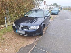 Blau Gebraucht 2002 Audi A4 Kombi | 1.200 € (Fairer Preis)